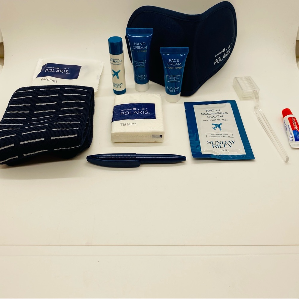 NWT United Polaris First Class Amenity Bag With 12 Total Items
